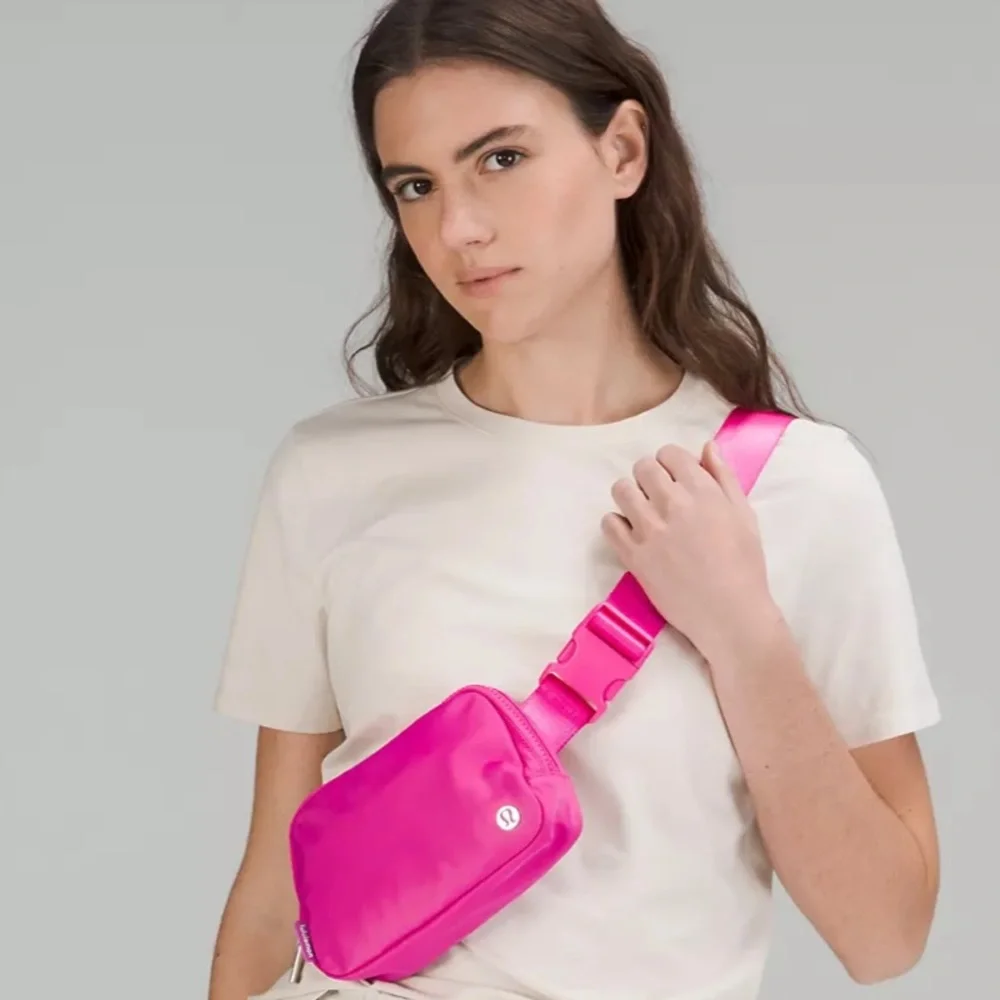 Lululemon SONIC PINK Everywhere Belt Bag 1L - Picture 2 of 13